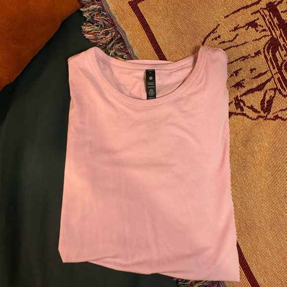 Lululemon Fundamental T men’s medium dusty rose wash - Picture 3 of 4